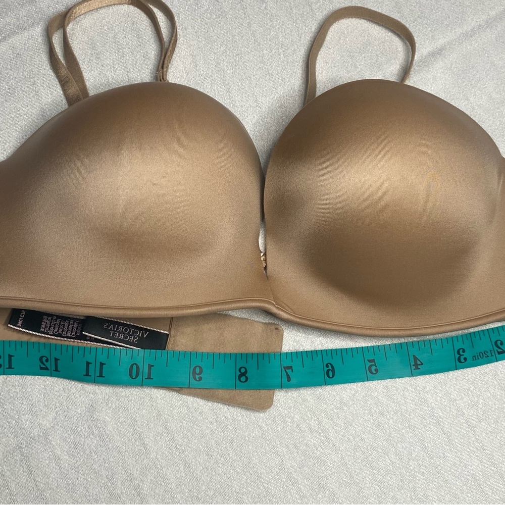 Victoria's Secret Red, Blue, Tan, and Leopard Strapless Bras - Picture 4 of 6